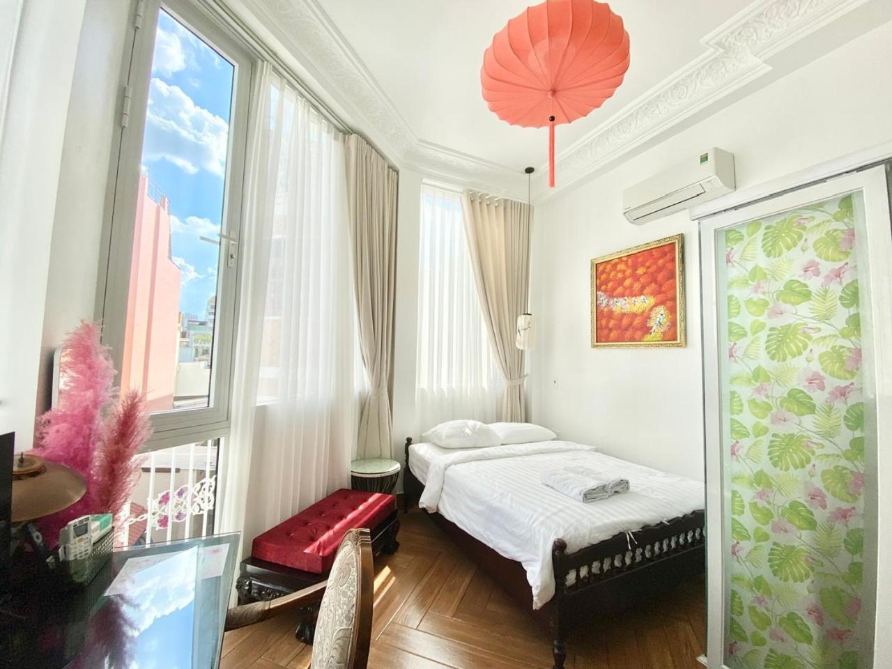 Cherry Blossom Ho Chi Minh City Bagian luar foto